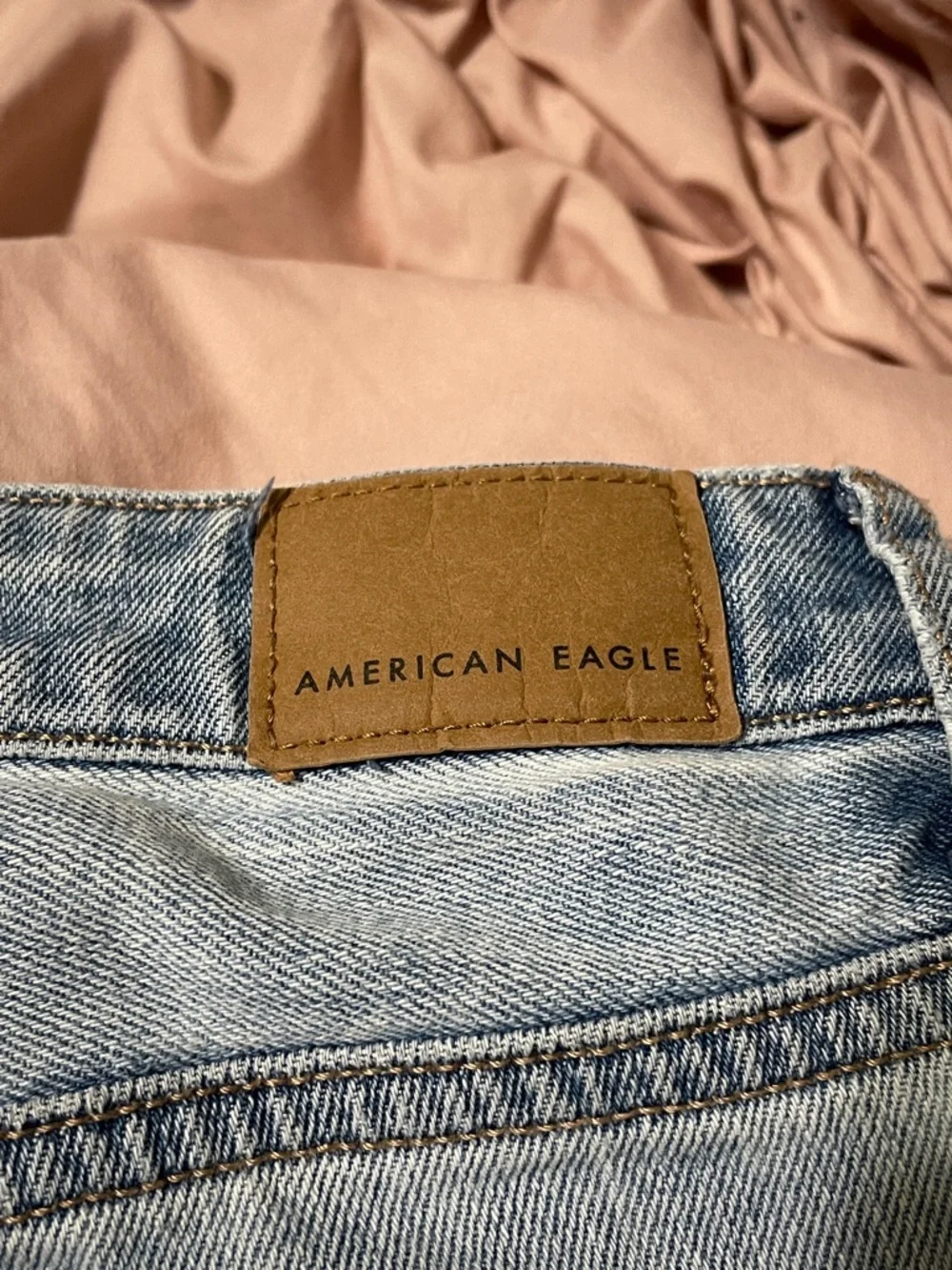American Eagle Outfitters Mom Jean LightWash Denim Raw Hem Distressed Shorts 4 - Picture 4 of 6